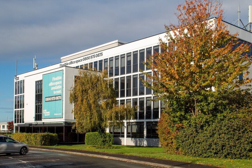Corinium Ave, Gloucester à louer - Photo de l’immeuble – Image 1 sur 7