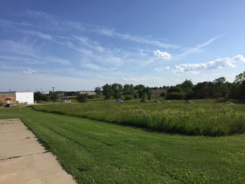 2335 Wiley Blvd SW, Cedar Rapids, IA à vendre - Photo principale – Image 1 sur 1