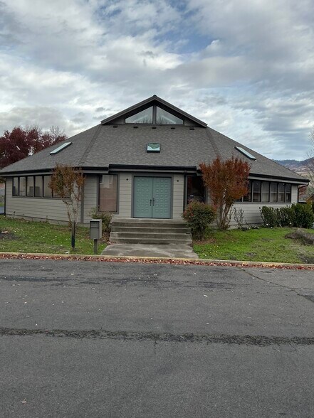 400 Williamson Way, Ashland, OR à vendre - Photo de l’immeuble – Image 2 sur 24