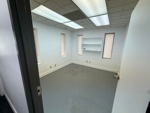 911 S 8th St, Fernandina Beach, FL à louer Photo intérieure– Image 1 sur 6