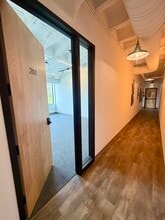 1801 W Berteau Ave, Chicago, IL à louer Photo intérieure– Image 2 sur 4
