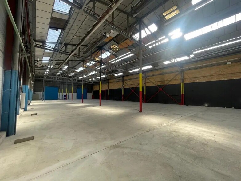 Industriel/Logistique dans Corbeil-Essonnes à louer - Photo de l’immeuble – Image 2 sur 11