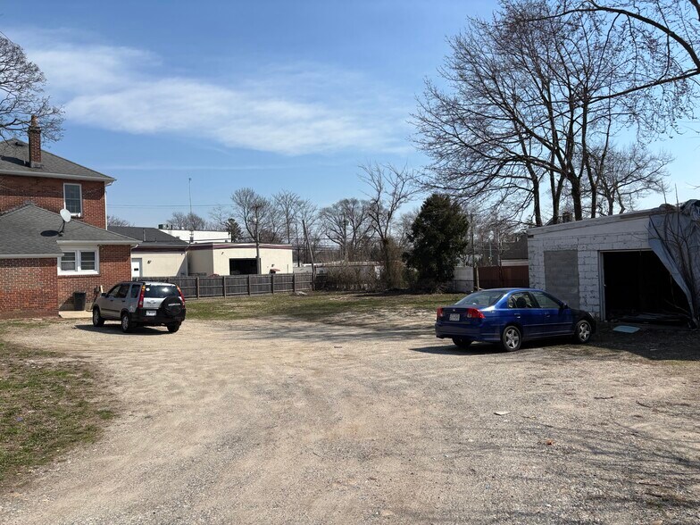 149 Depot Rd, Huntington Station, NY à vendre - Photo de l’immeuble – Image 2 sur 4