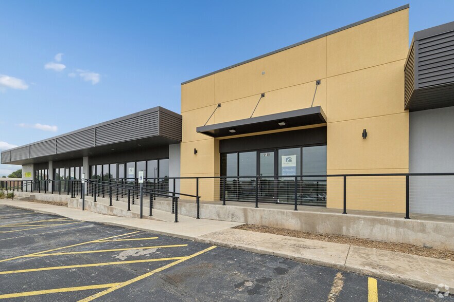 9120-9146 N Macarthur Blvd, Oklahoma City, OK à louer - Photo de l’immeuble – Image 3 sur 15