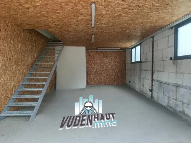 Plus de détails pour Local d'activités à louer