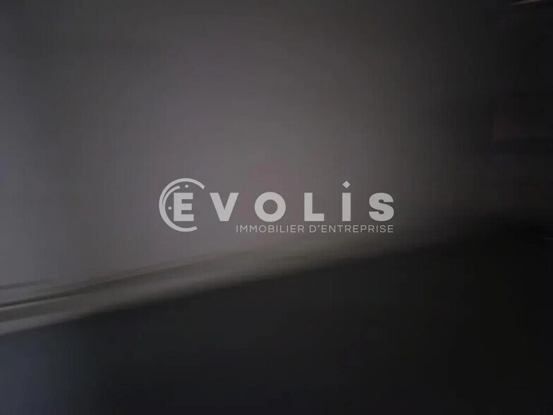 Local d’activités dans Bondoufle à louer - Photo de l’immeuble – Image 2 sur 17