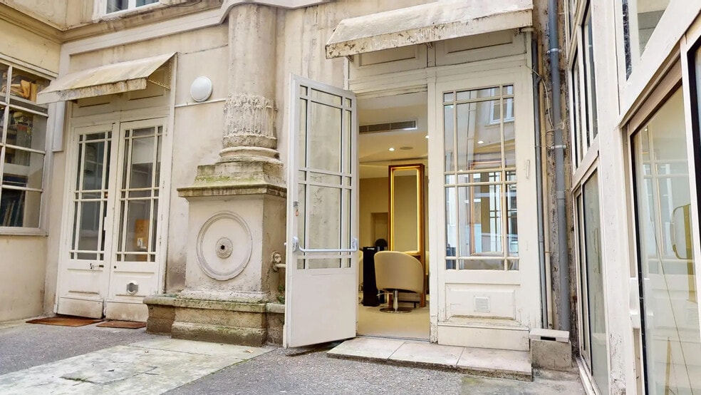 Local commercial dans Lyon à louer - Photo de l’immeuble – Image 1 sur 7