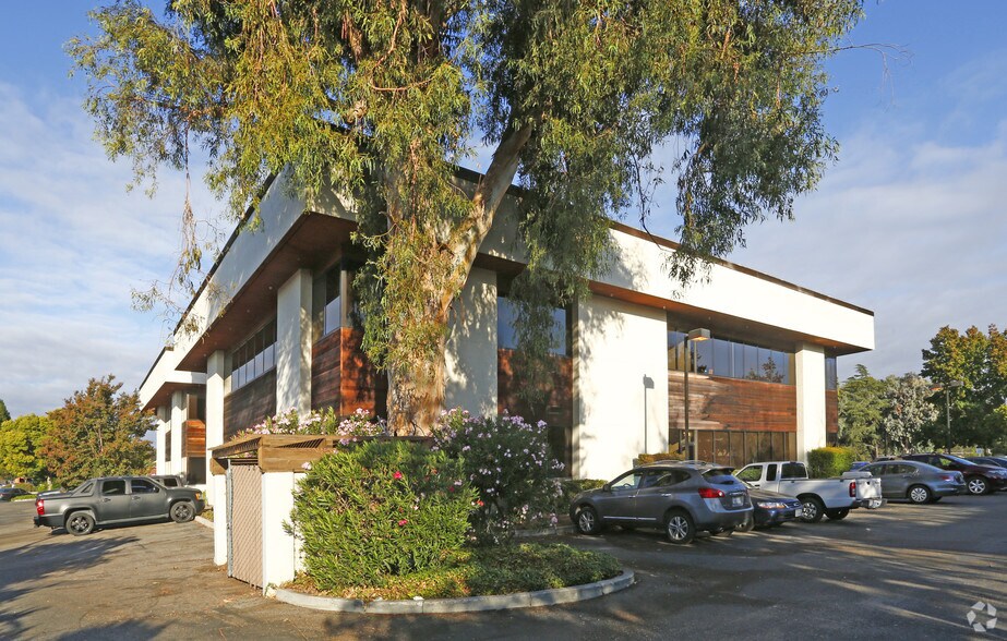 275 Saratoga Ave, Santa Clara, CA à louer - Photo de l’immeuble – Image 3 sur 4