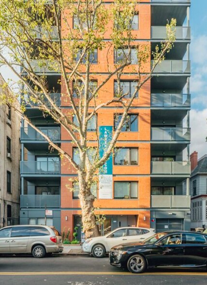 520 Parkside Ave, Brooklyn, NY à vendre - Photo de l’immeuble – Image 1 sur 28