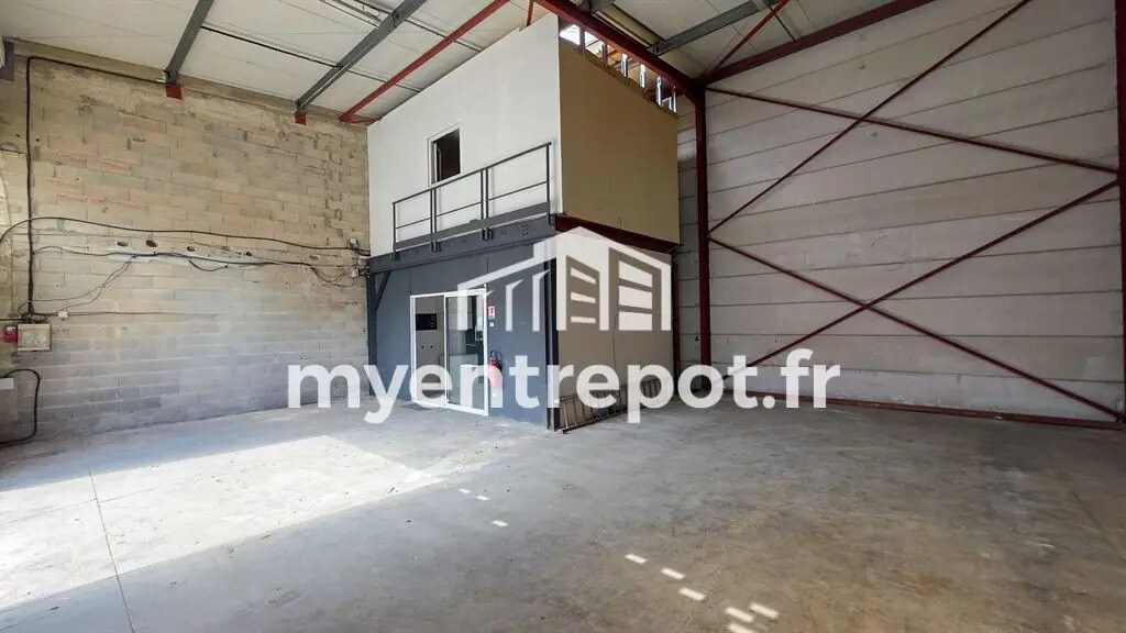 Local d’activités dans Aubagne à louer Photo de l’immeuble– Image 1 sur 7