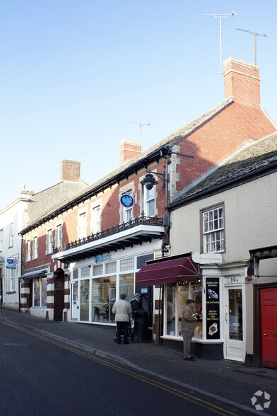 23 Long St, Wotton Under Edge à vendre - Photo de l’immeuble – Image 2 sur 4