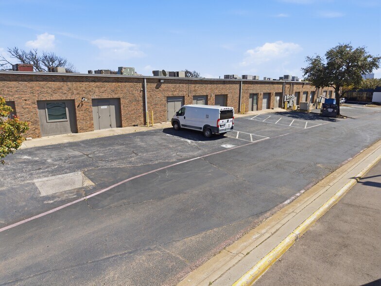 4440-4460 Spring Valley Rd, Dallas, TX à louer - Photo de l’immeuble – Image 2 sur 28