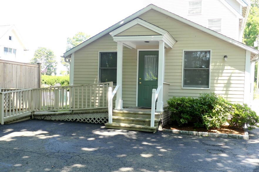 64 Main St, Centerbrook, CT à louer - Photo de l’immeuble – Image 1 sur 12