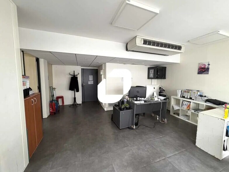 Bureau dans Lyon à louer - Photo de l’immeuble – Image 1 sur 11