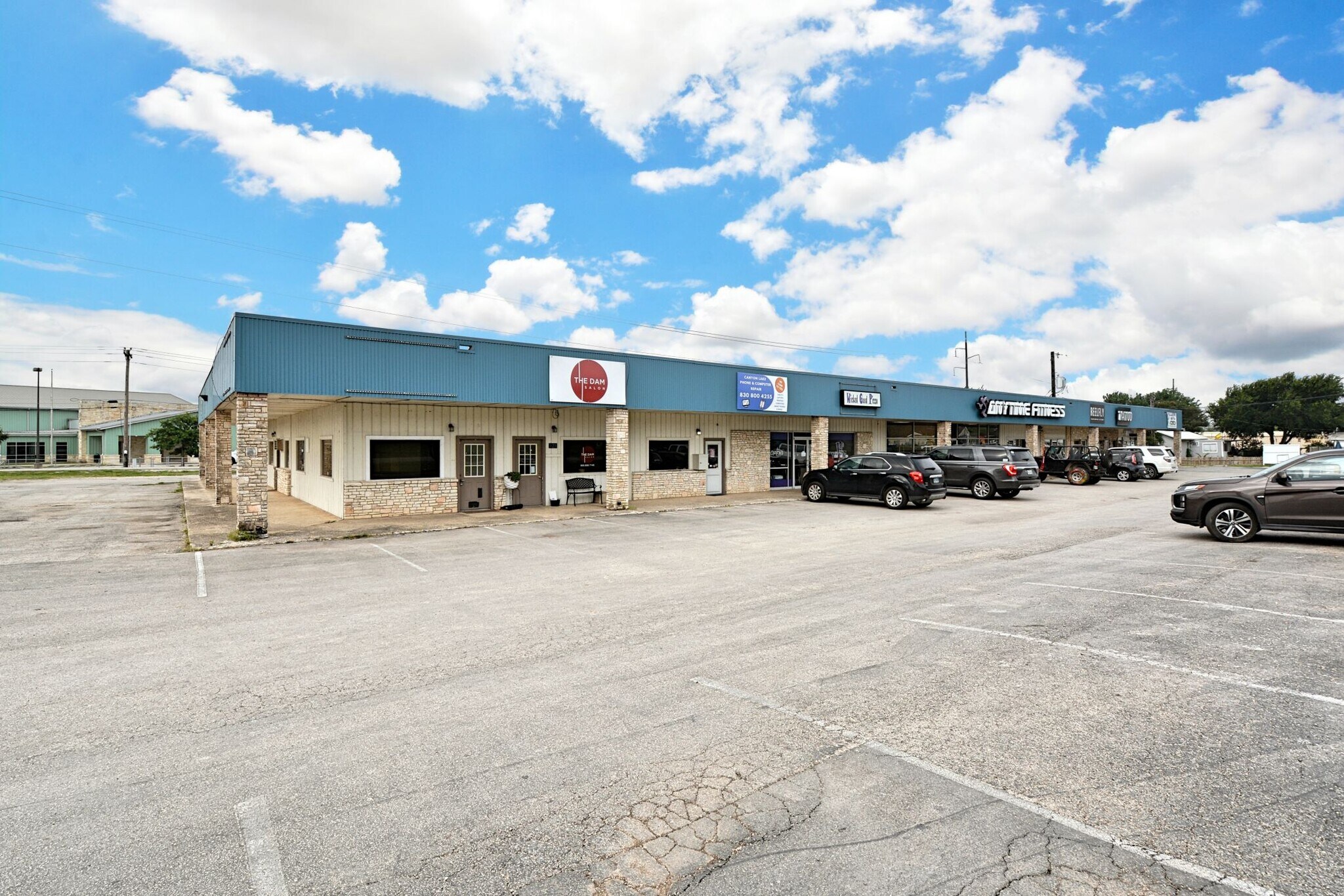 1175 FM 2673, Canyon Lake, TX à louer Photo de l’immeuble– Image 1 sur 9