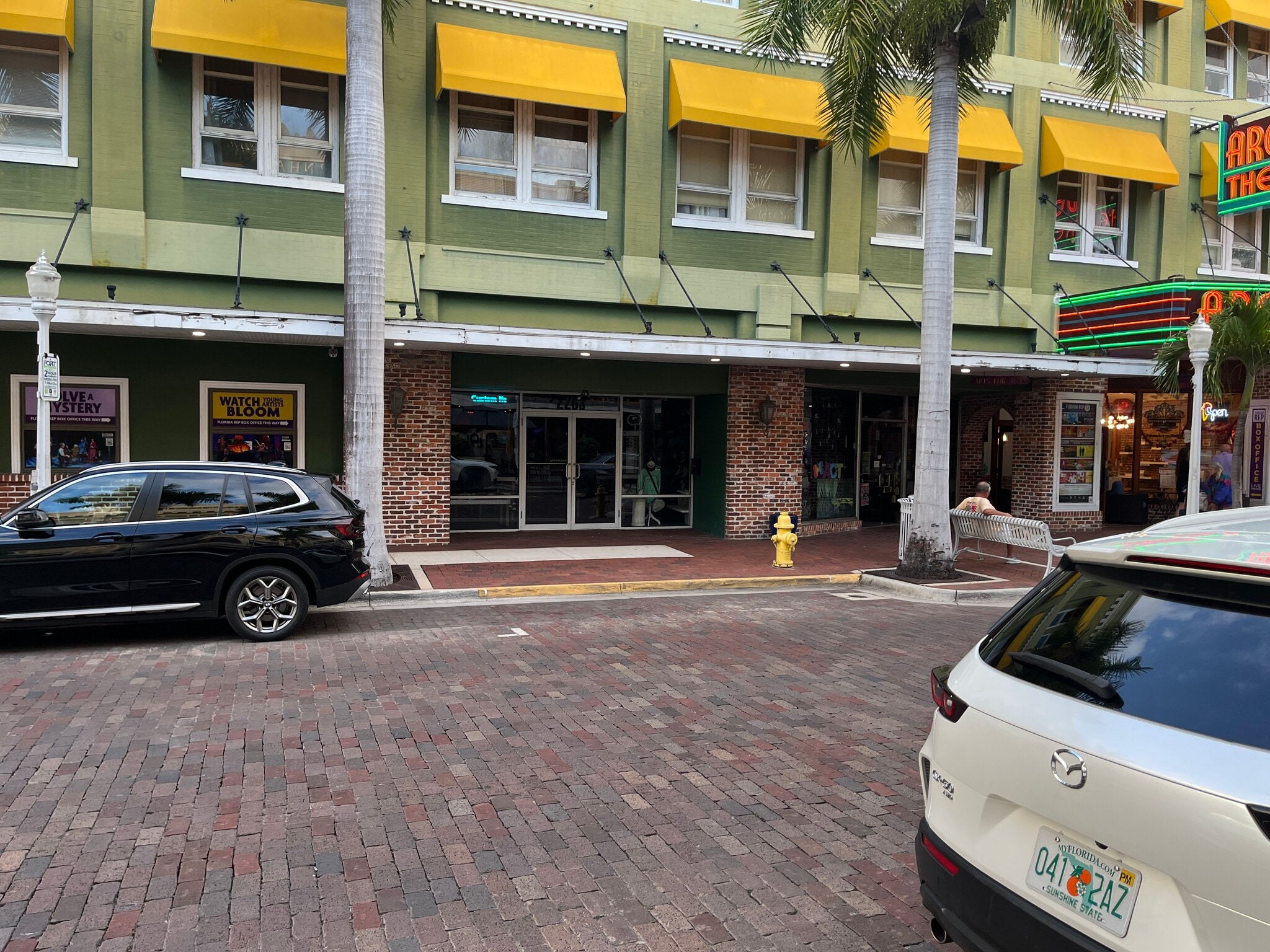 2247-2287 1st St, Fort Myers, FL à louer Photo de l’immeuble– Image 1 sur 4