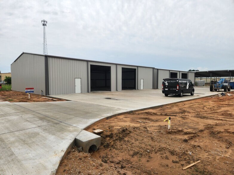 14566 Industrial Park, Aubrey, TX à vendre - Photo de l’immeuble – Image 3 sur 27