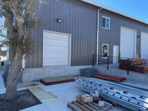 15210 Fitzhugh Rd, Austin, TX à louer Photo intérieure– Image 1 sur 10