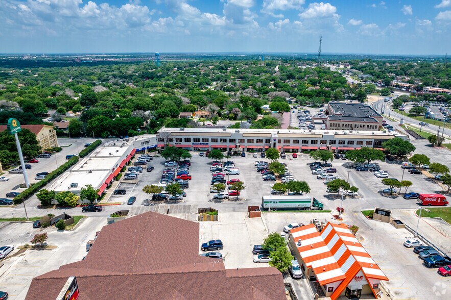 12702 Toepperwein Rd, San Antonio, TX à louer - Photo de l’immeuble – Image 2 sur 8