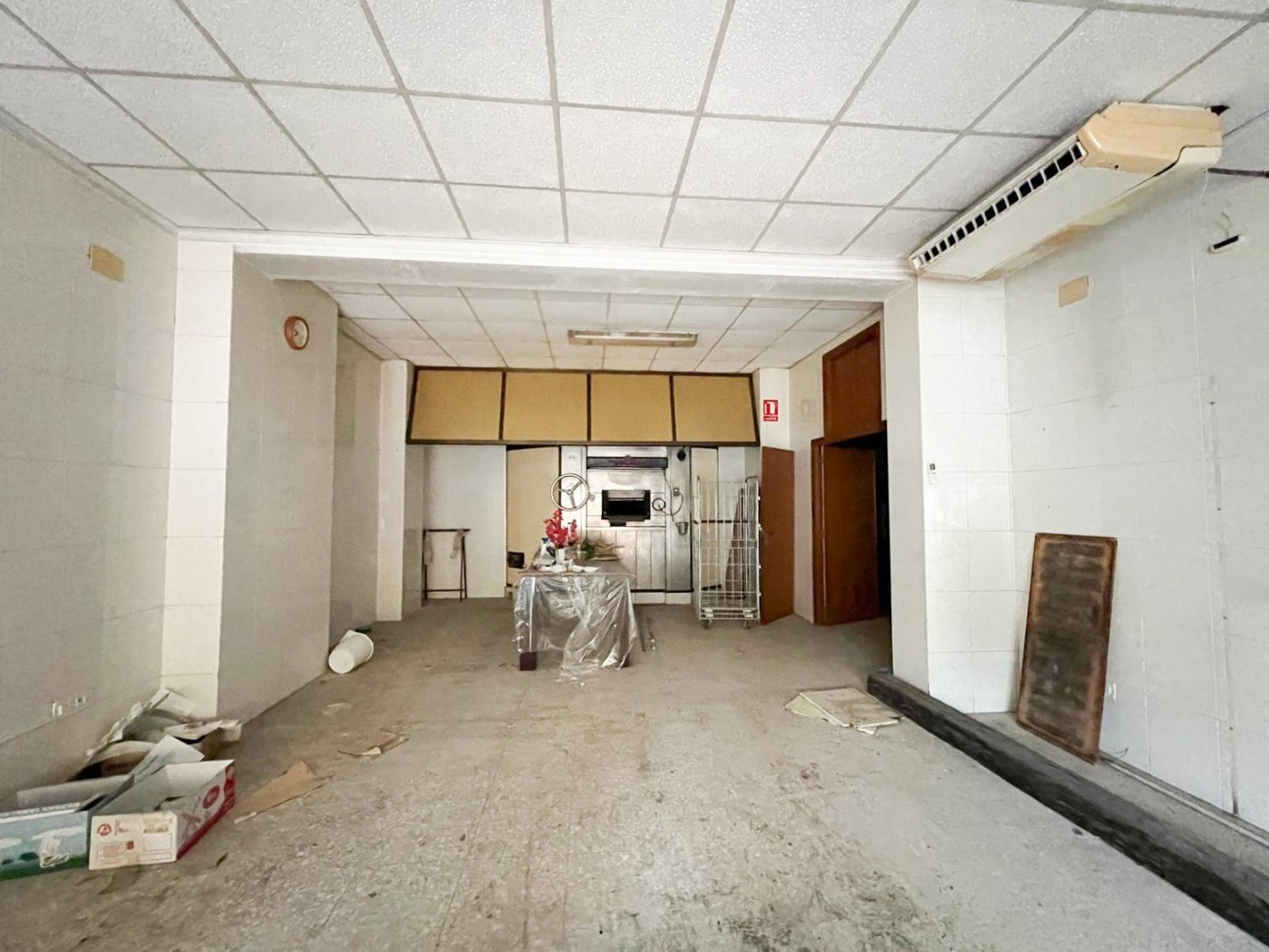 Local commercial dans València, Valencia à vendre Photo de l’immeuble– Image 1 sur 6