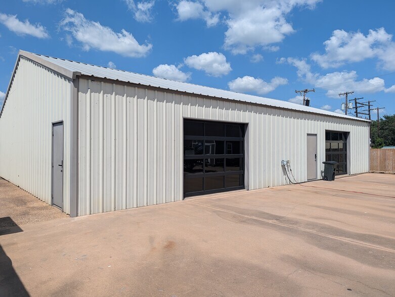 205 M-B Industrial Dr, Woodway, TX à vendre - Photo principale – Image 1 sur 3
