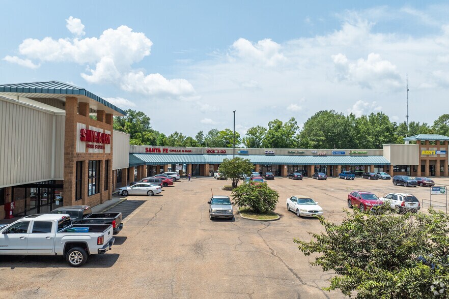 1002-1074 E Peace St, Canton, MS à louer - Photo de l’immeuble – Image 3 sur 4