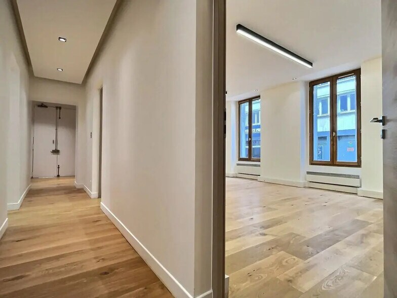 105 Rue Du Théâtre, Paris à louer - Photo de l’immeuble – Image 3 sur 8