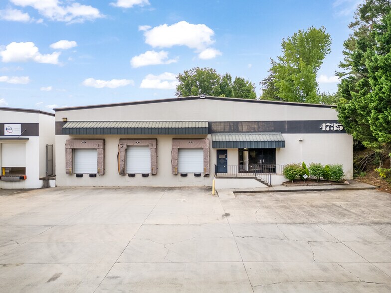 4735 Dwight Evans Rd, Charlotte, NC à louer - Photo de l’immeuble – Image 1 sur 12