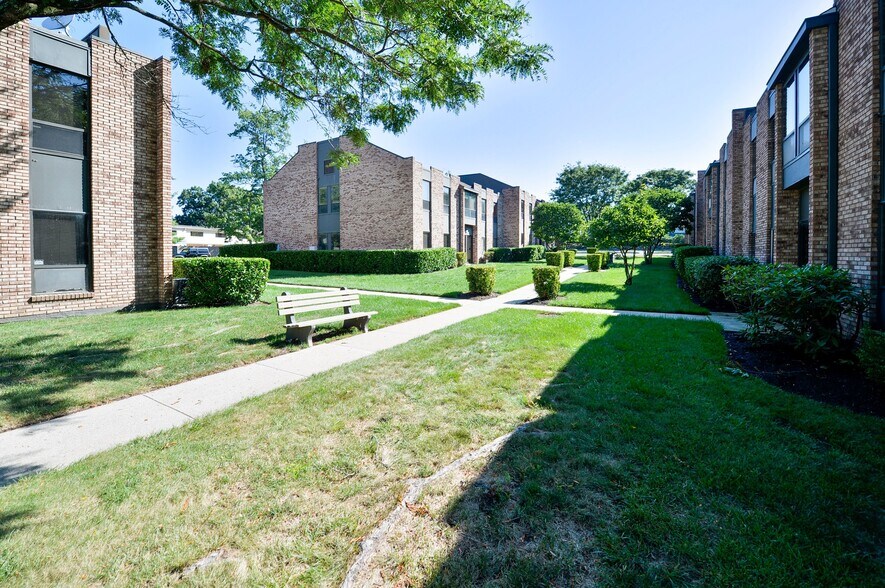 55 Old Nyack Tpke, Nanuet, NY à vendre - Photo de l’immeuble – Image 2 sur 5