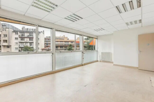 Plus de détails pour 6 Rue Léon Renault, Les Lilas - Logement à vendre