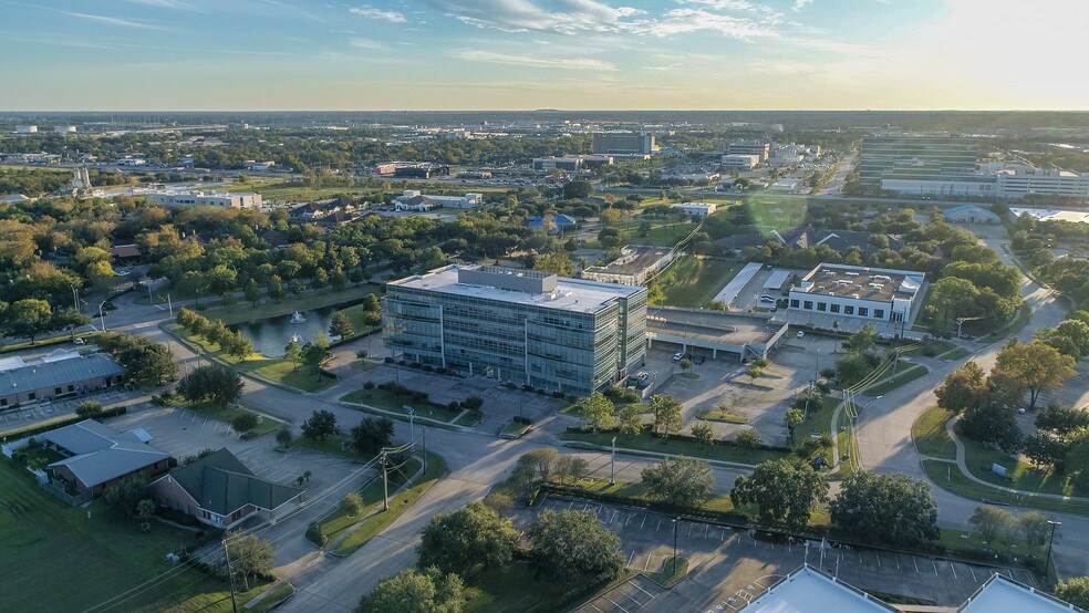 455 E Medical Center Blvd, Webster, TX à louer - Photo de l’immeuble – Image 3 sur 35