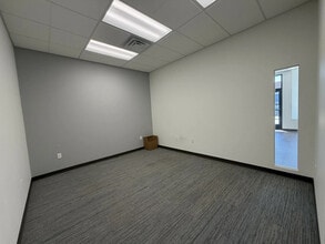 121 N Main St, Janesville, MN à louer Photo intérieure– Image 2 sur 6