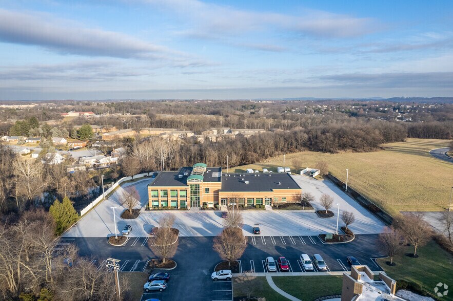 945 E Park Dr, Harrisburg, PA à louer - Aérien – Image 3 sur 4