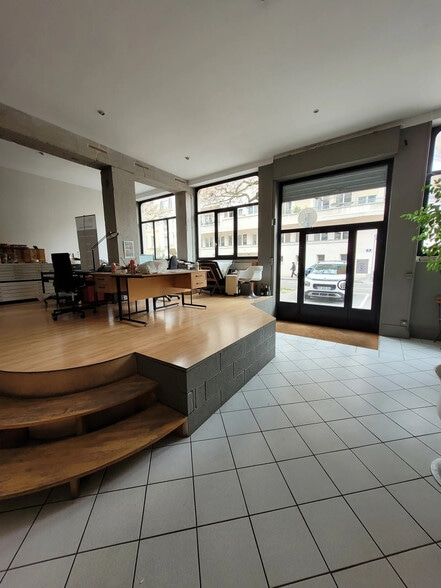 Local commercial dans Lyon à vendre - Photo intérieure – Image 2 sur 2
