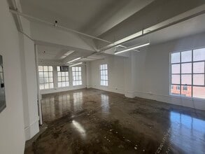 122 E 7th St, Los Angeles, CA à louer Photo intérieure– Image 1 sur 3