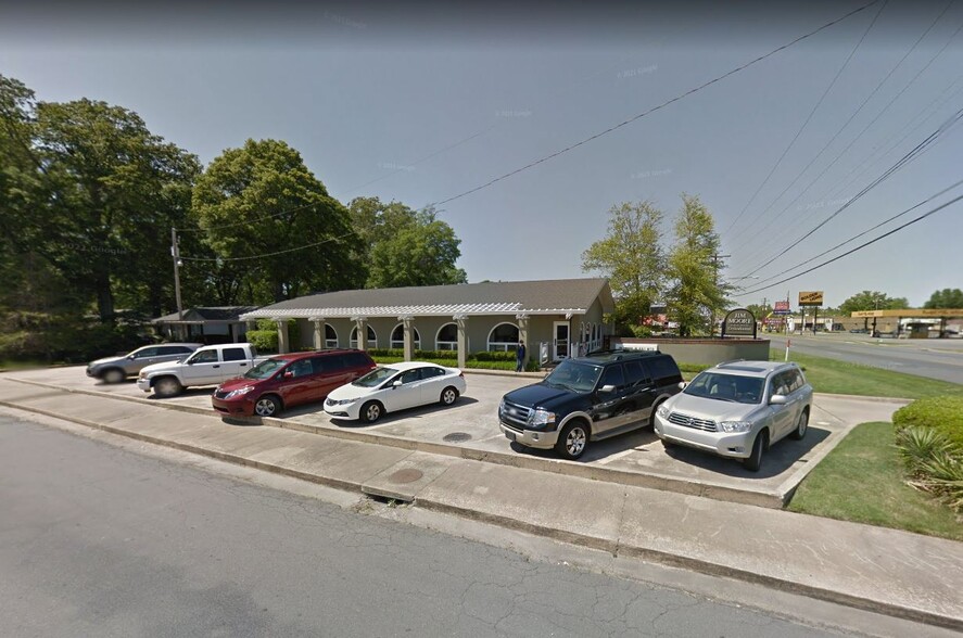 3024 S Olive St, Pine Bluff, AR à louer - Photo de l’immeuble – Image 1 sur 2