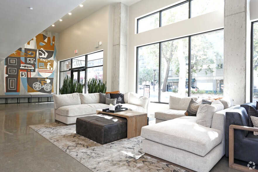 777 Broadway, Oakland, CA à louer - Photo intérieure – Image 2 sur 25