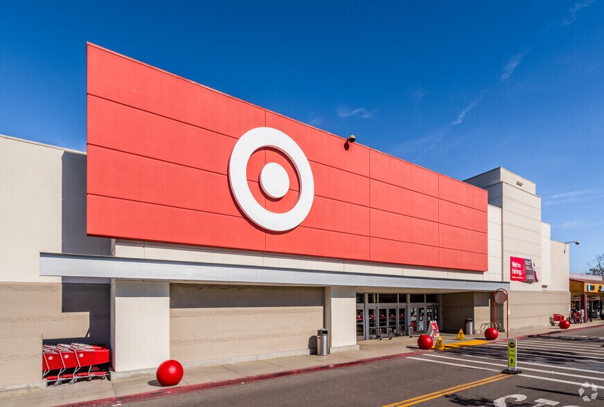 6847-6931 Katella Ave, Cypress, CA à louer - Photo de l’immeuble – Image 2 sur 3