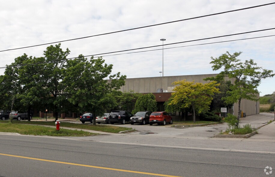 5266 Timberlea Blvd, Mississauga, ON à vendre - Photo de l’immeuble – Image 2 sur 2