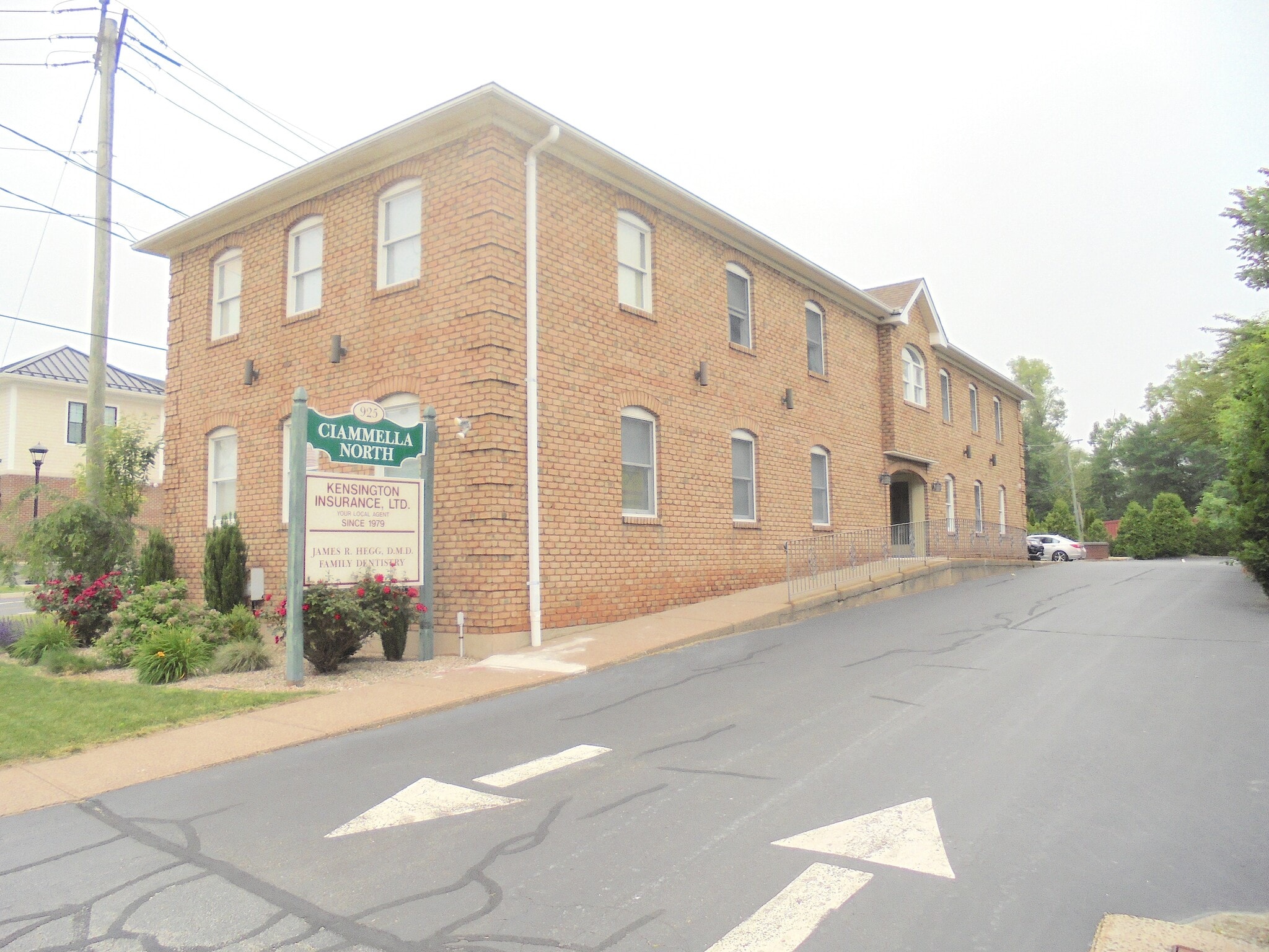 925 Farmington Ave, Berlin, CT à louer Photo de l’immeuble– Image 1 sur 25