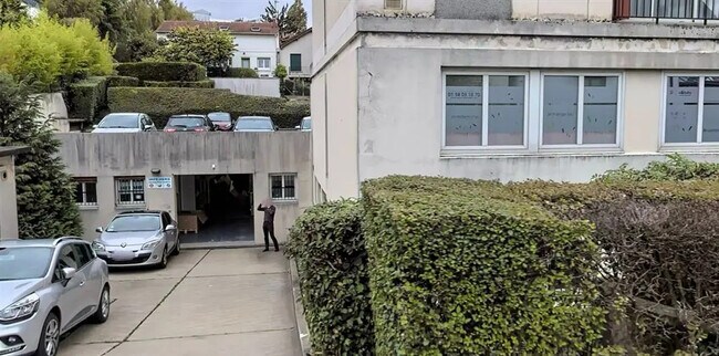 Plus de détails pour Local commercial à louer