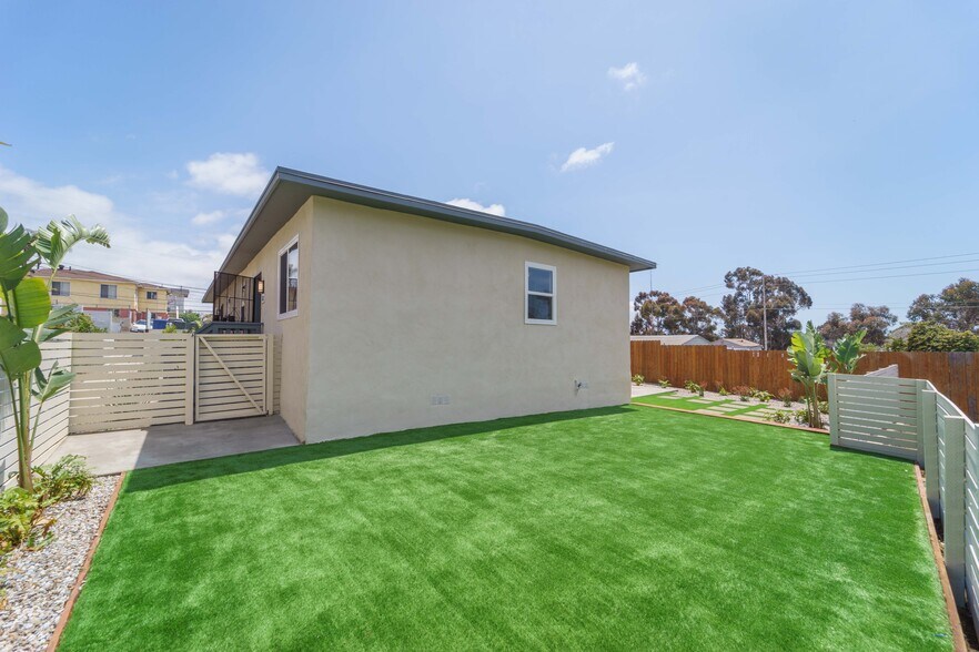 3018 Shelby Dr, National City, CA à vendre - Photo de l’immeuble – Image 3 sur 19