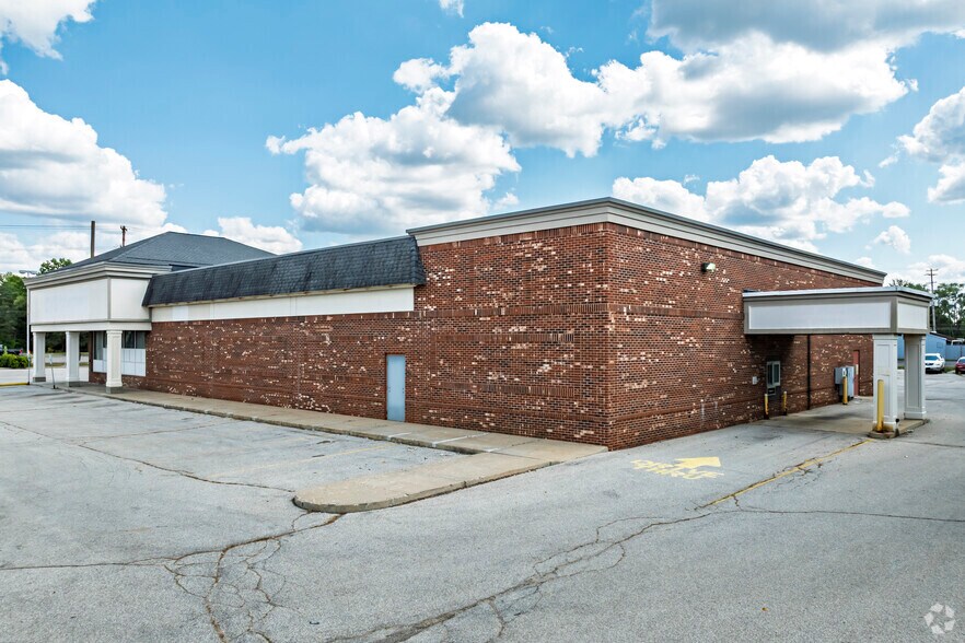 5118 S Martin Luther King Jr Blvd, Lansing, MI à vendre - Photo de l’immeuble – Image 3 sur 20