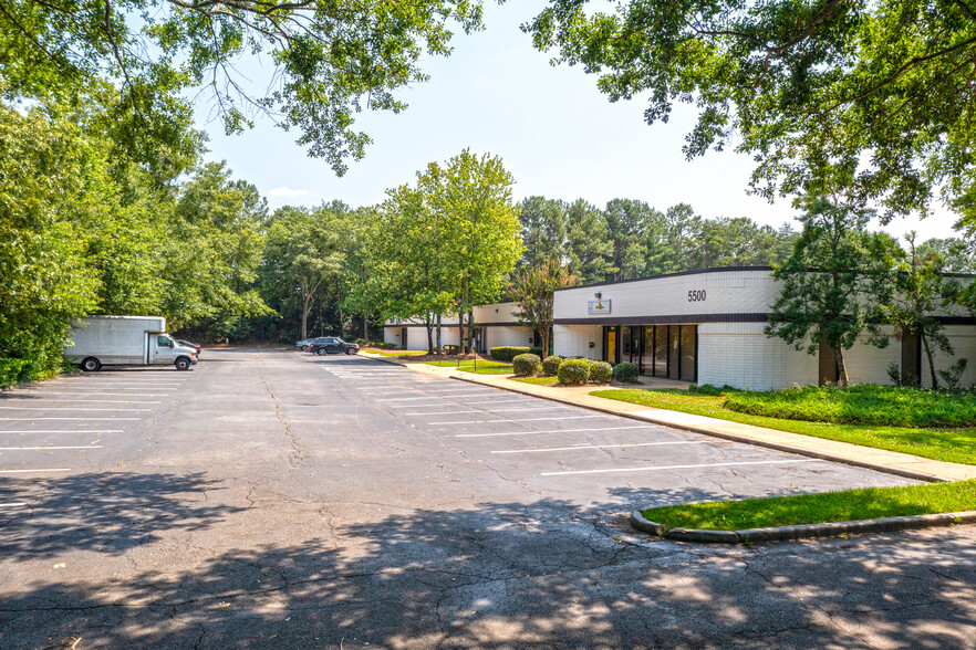 5500 Oakbrook Pky, Norcross, GA à louer - Photo de l’immeuble – Image 3 sur 4