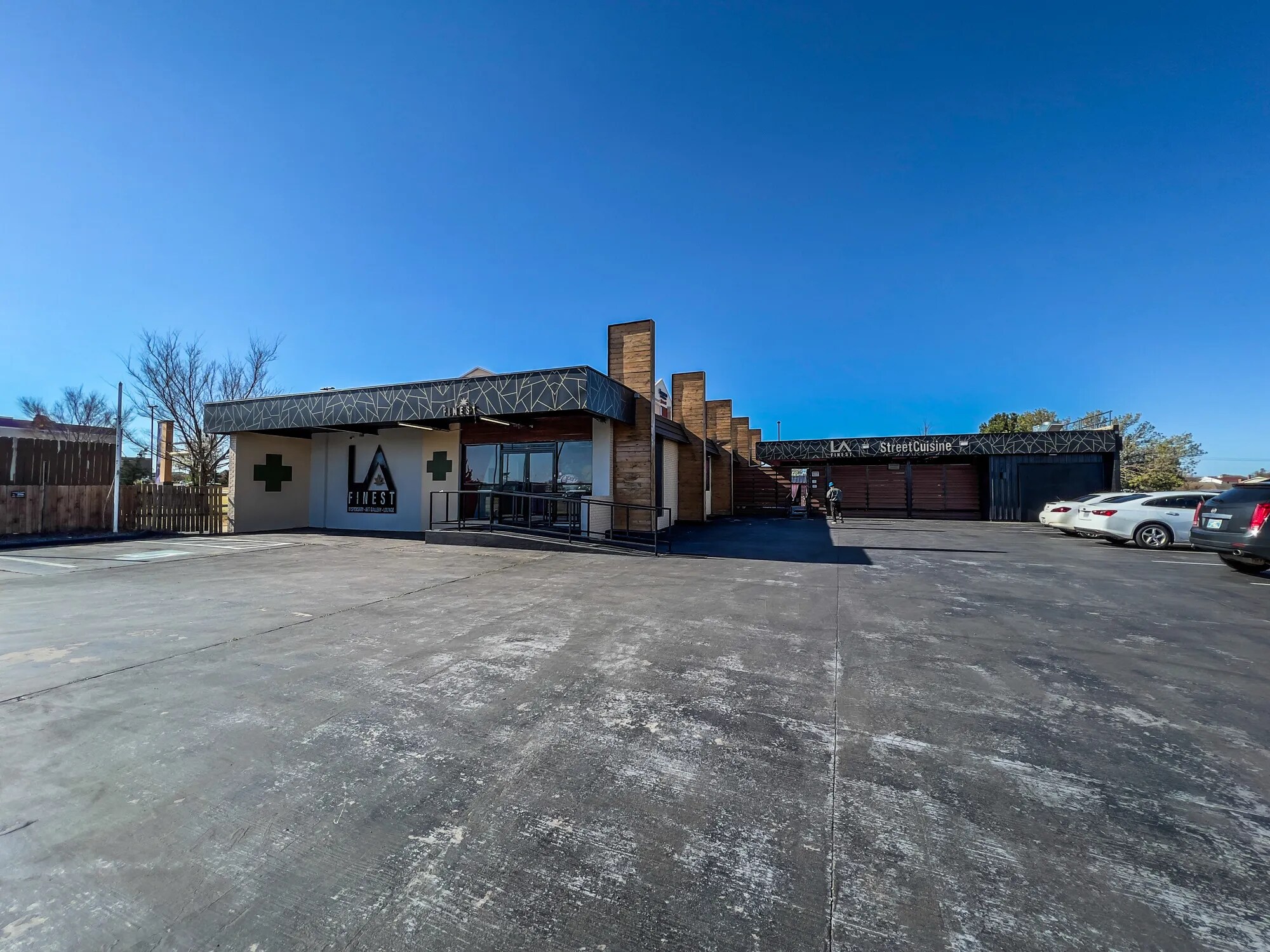 5708 NW Expressway St, Oklahoma City, OK à vendre Photo de l’immeuble– Image 1 sur 11
