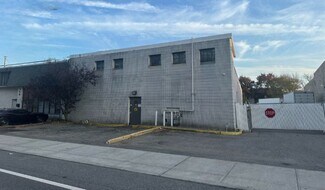 Plus de détails pour 578 Oak St, Copiague, NY - Industriel/Logistique à louer