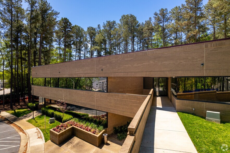 2900 Highwoods Blvd, Raleigh, NC à louer - Photo principale – Image 1 sur 5