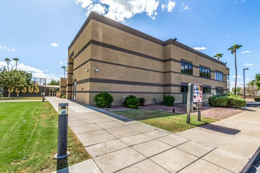 655 E University Dr, Mesa, AZ à louer - Photo de l’immeuble – Image 3 sur 71