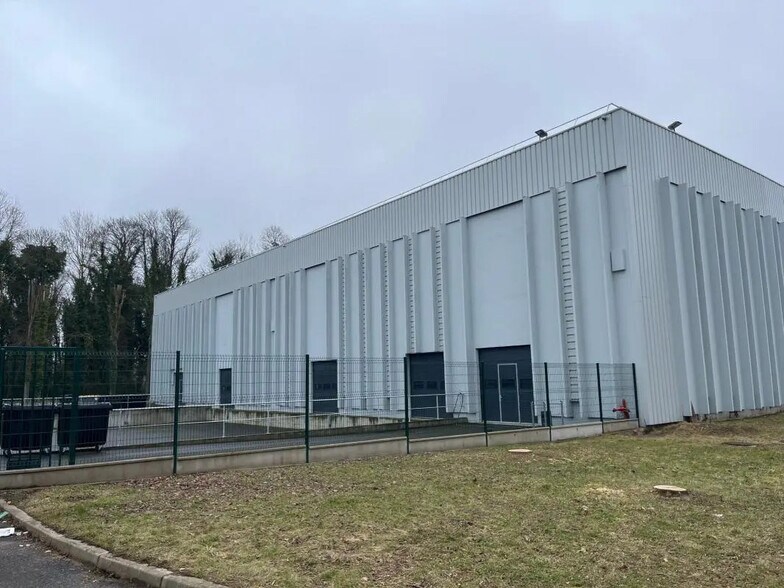 Industriel/Logistique dans SAINT-OUEN-L'AUMONE à louer - Photo de l’immeuble – Image 2 sur 20