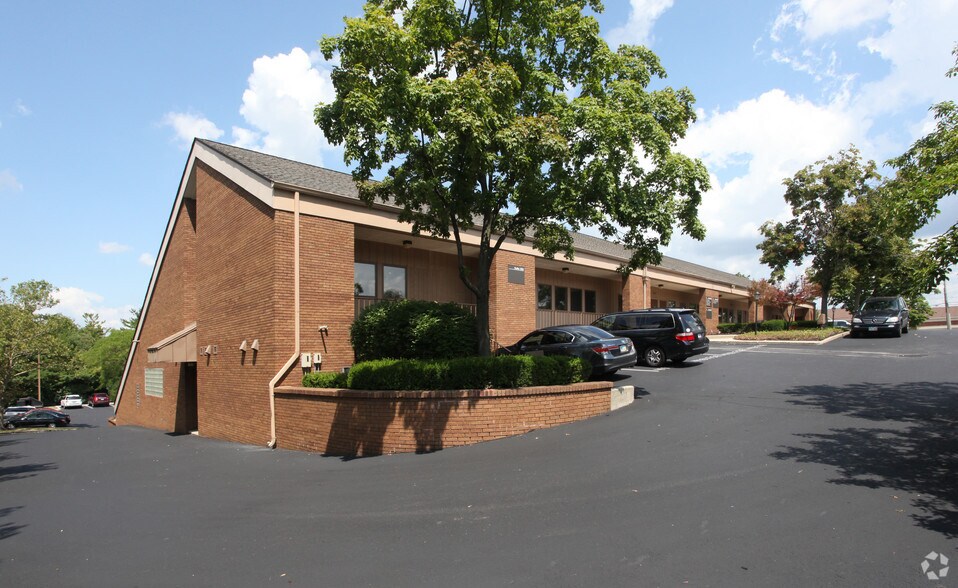 55 Caren Ave, Worthington, OH à louer - Photo principale – Image 1 sur 3